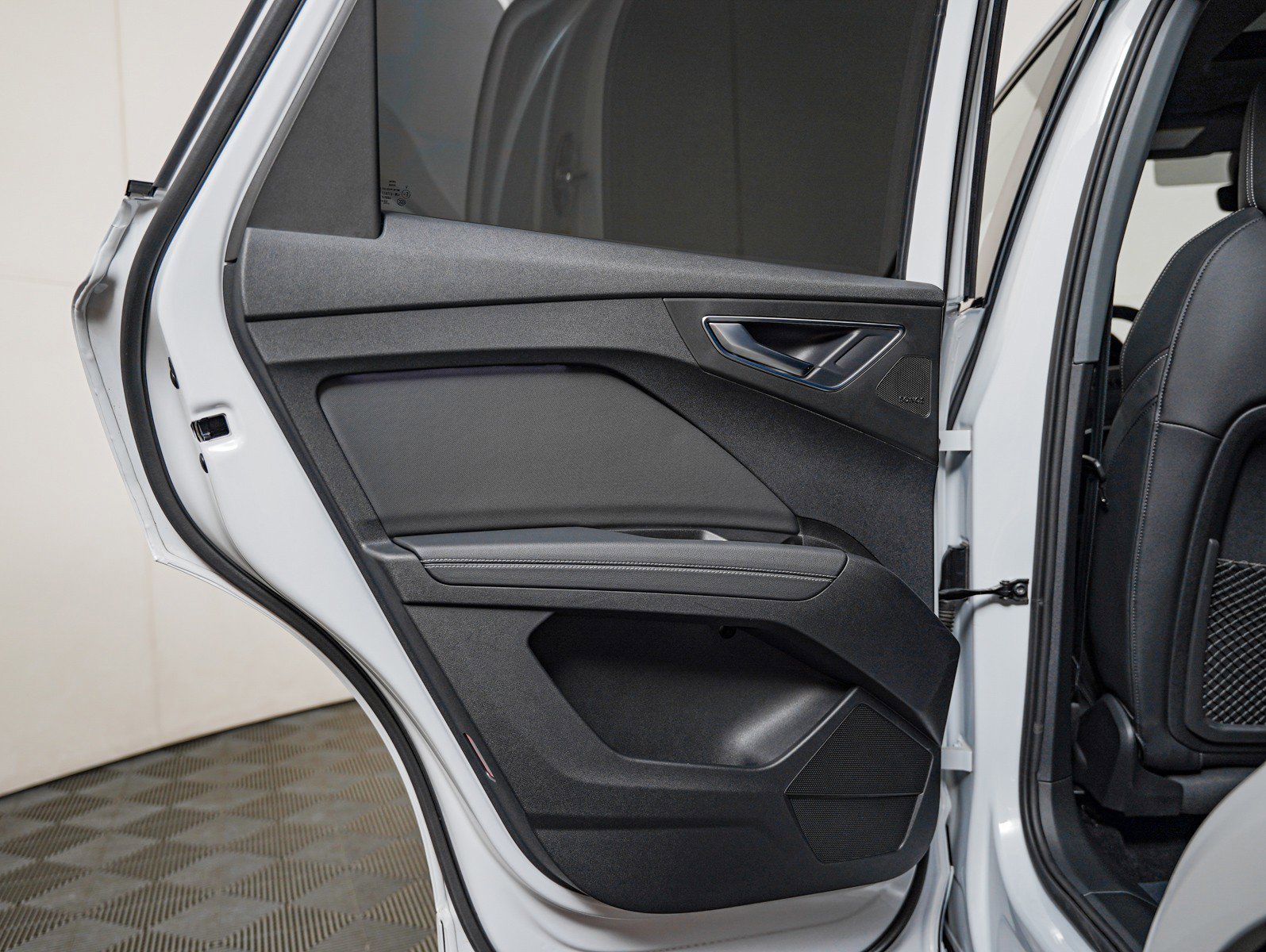 Certified 2023 Audi Q4 e-tron Premium Plus w/ Premium Plus AWD/4WD image 21