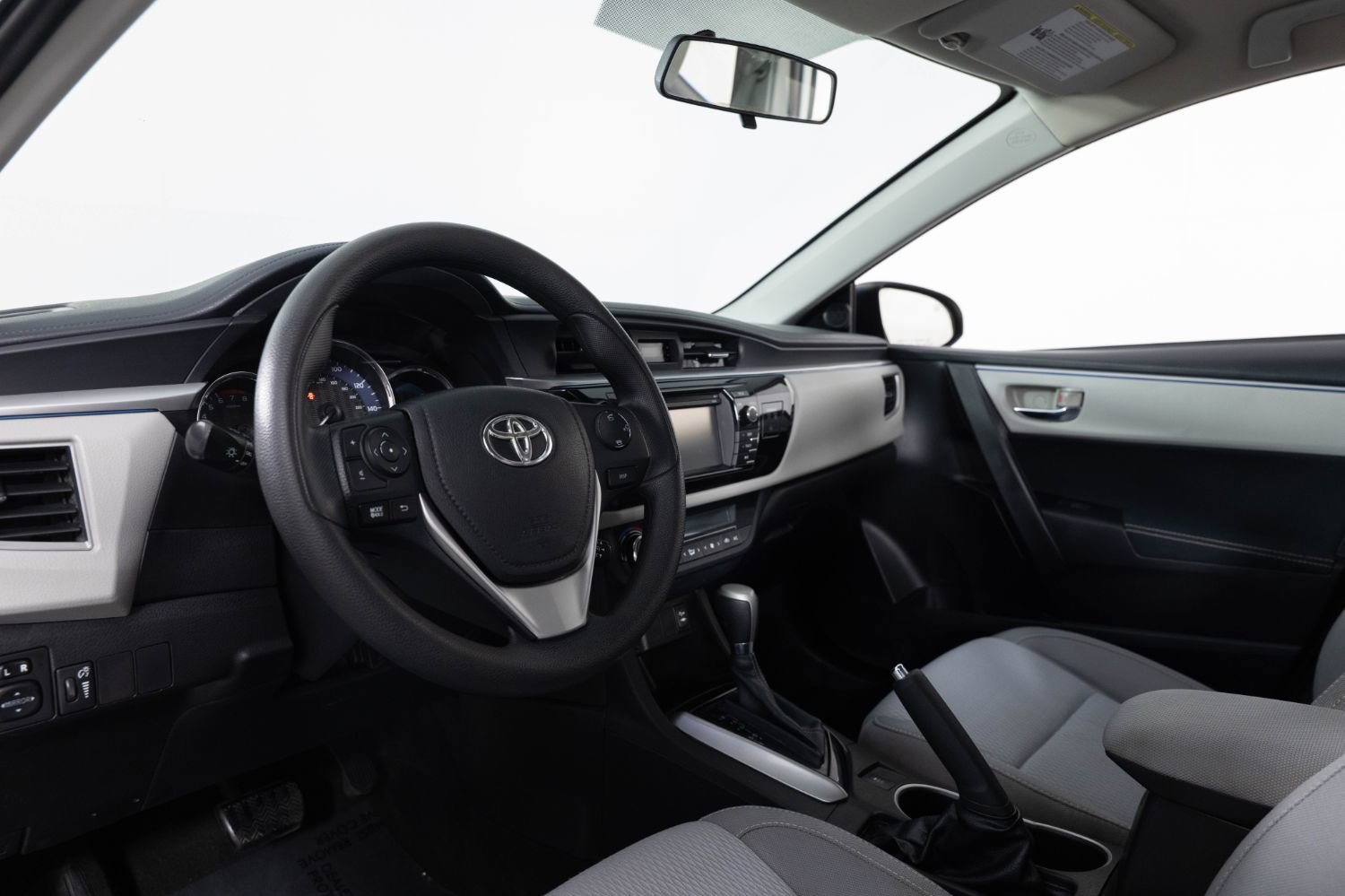 Used 2015 Toyota Corolla LE FWD image 13