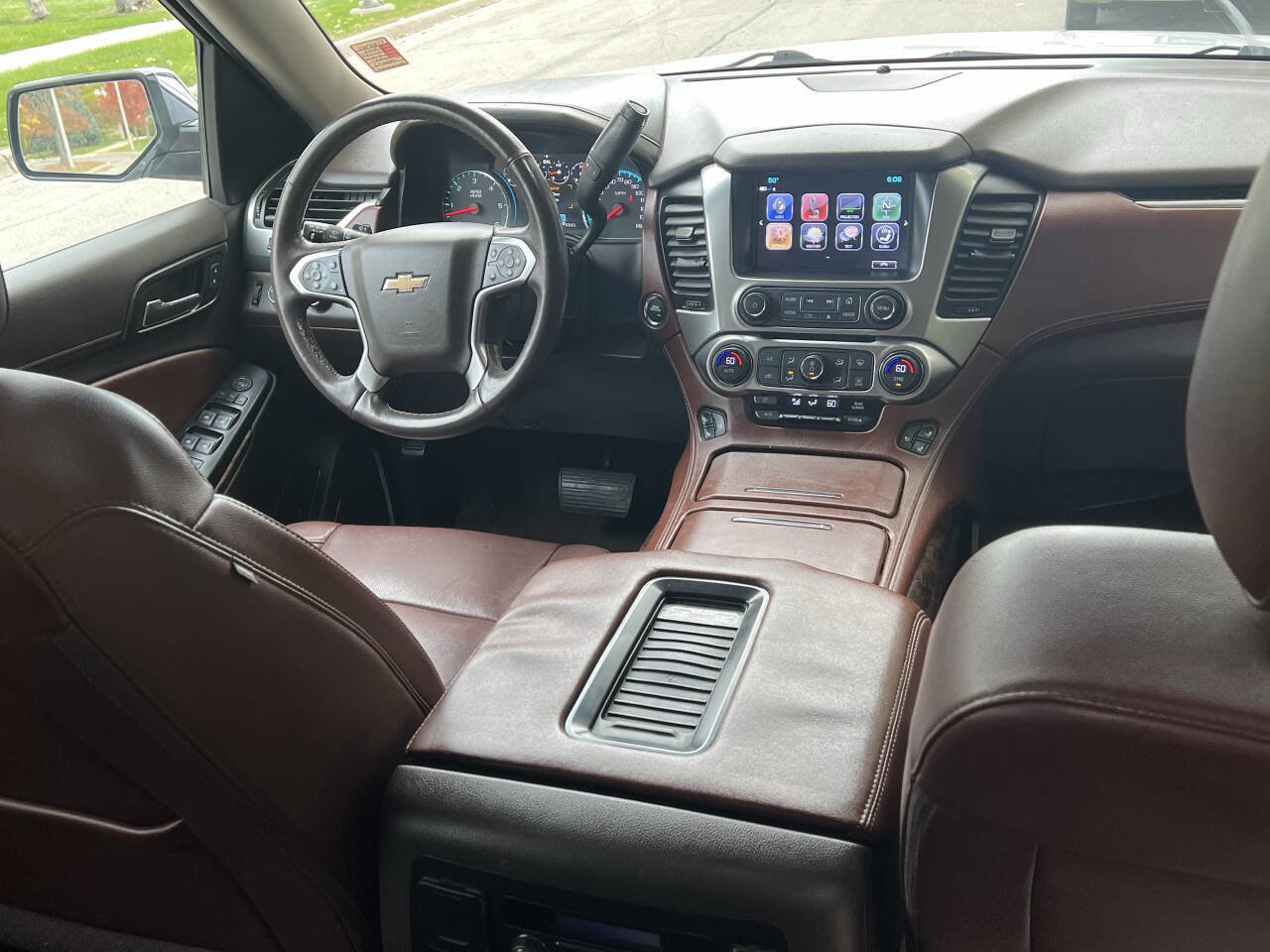 Used 2017 Chevrolet Suburban Premier AWD/4WD image 22