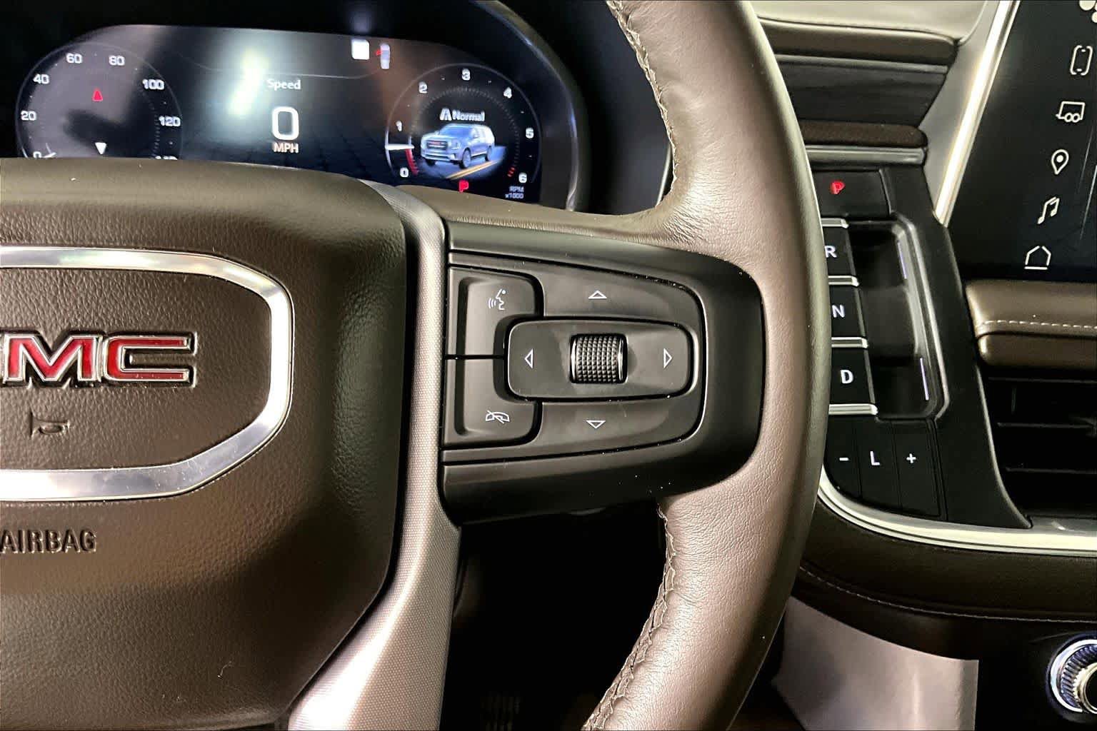 Used 2022 GMC Yukon SLT w/ SLT Premium Package RWD image 24
