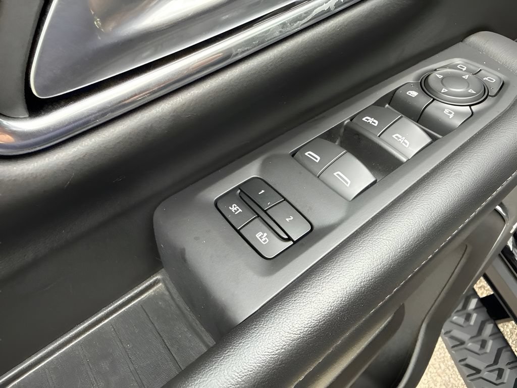 Used 2023 Chevrolet Tahoe Z71 w/ Z71 Off-Road Package AWD/4WD image 11