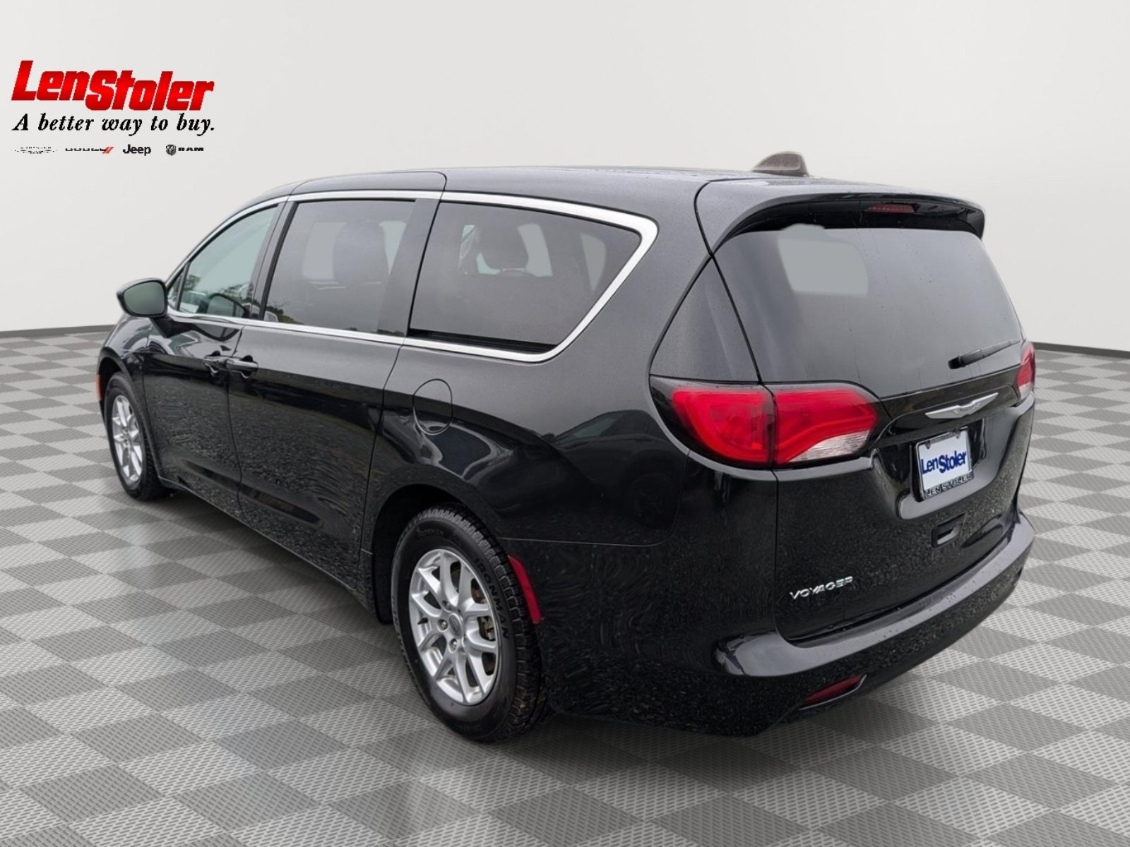 Used 2023 Chrysler Voyager LX FWD image 3