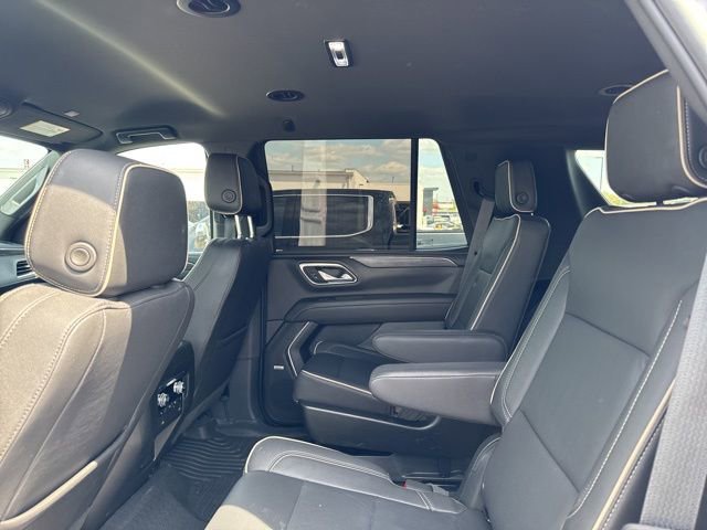 Used 2023 GMC Yukon SLT w/ SLT Luxury Package image 14