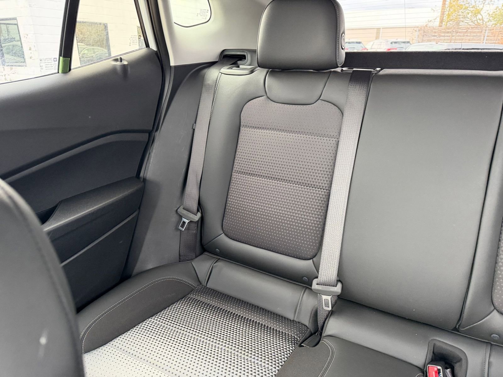 Used 2025 Chevrolet Trax LT image 37