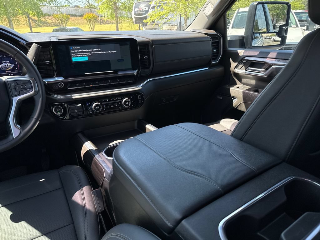 Used 2024 Chevrolet Silverado 2500 LTZ w/ LTZ Plus Package AWD/4WD image 31