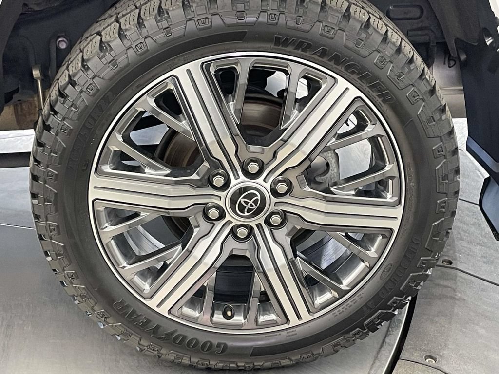 Used 2023 Toyota Sequoia Capstone AWD/4WD image 12