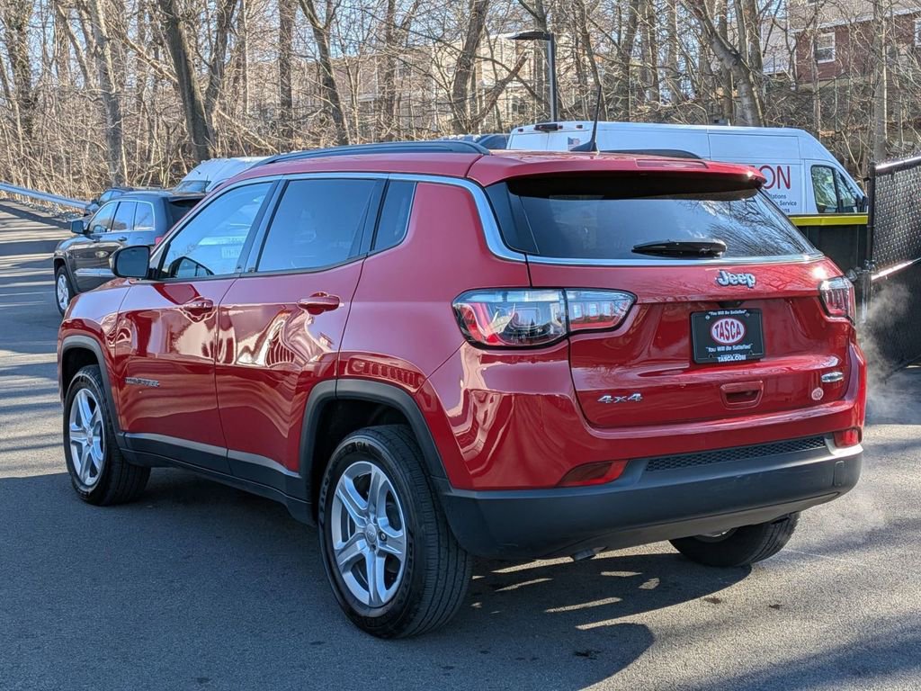 Used 2023 Jeep Compass Latitude image 6