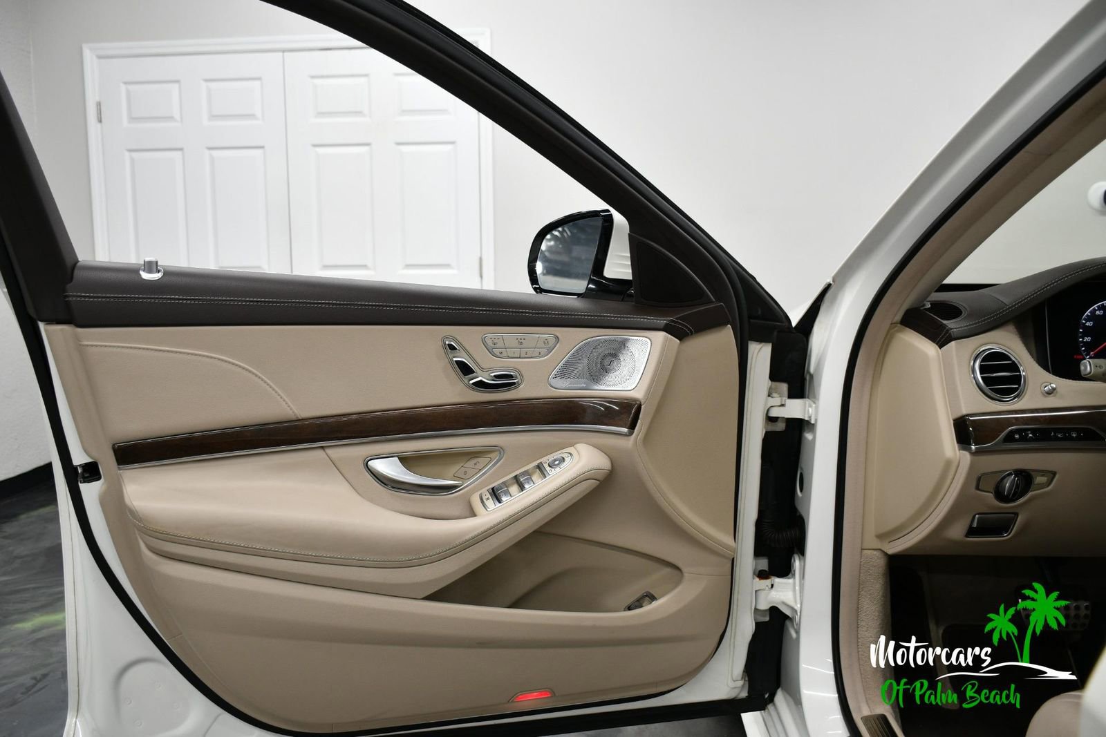Used 2019 Mercedes-Benz S 560 Sedan image 31