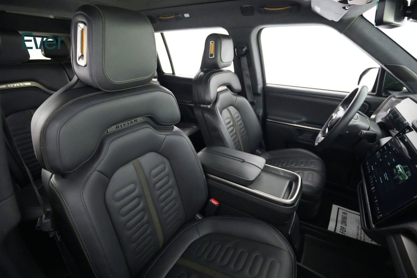 Used 2023 Rivian R1S Adventure AWD/4WD image 23