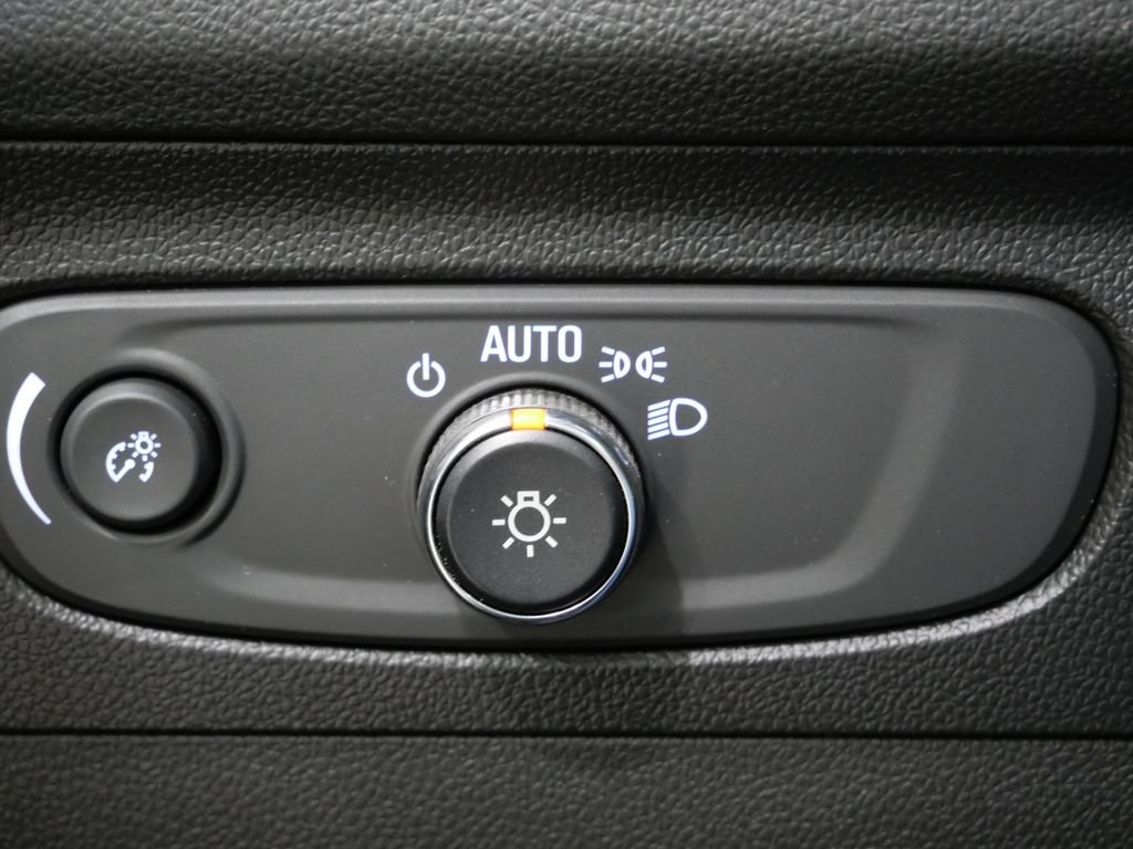 Used 2021 Buick Envision Avenir w/ Technology Package II AWD/4WD image 14