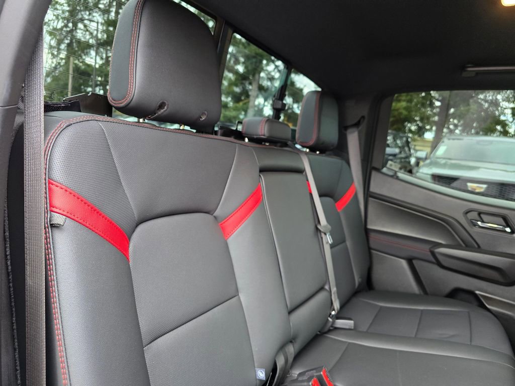 Used 2025 Chevrolet Colorado Z71 w/ Technology Package image 14