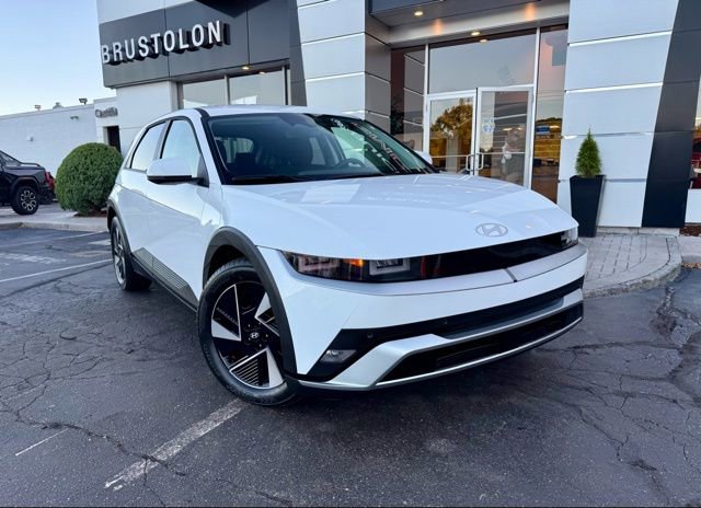 Used 2025 Hyundai Ioniq 5 SE image 4