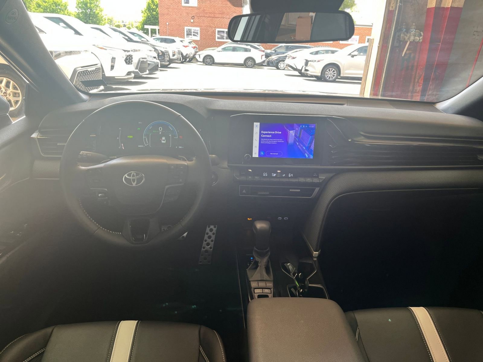 Used 2025 Toyota Camry SE FWD image 33
