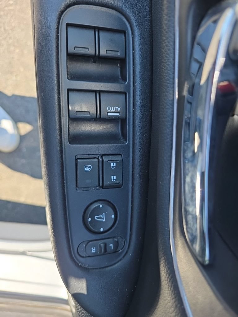 Used 2019 Honda HR-V Touring image 12