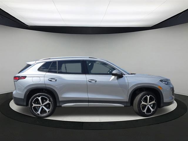 New 2025 Volkswagen Tiguan SE image 8