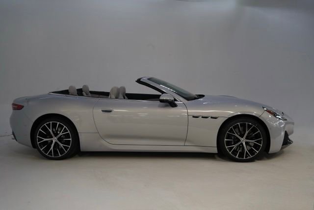 New 2026 Maserati GranCabrio Modena image 8