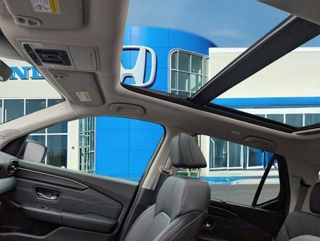 New 2026 Honda Pilot Touring image 13