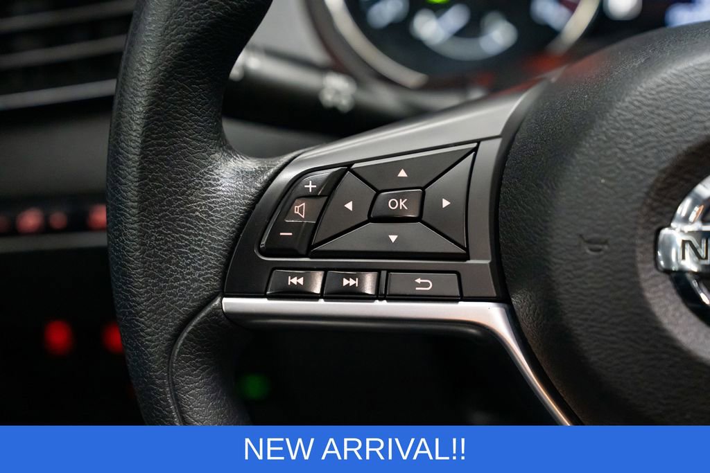 Used 2021 Nissan Rogue Sport S image 16