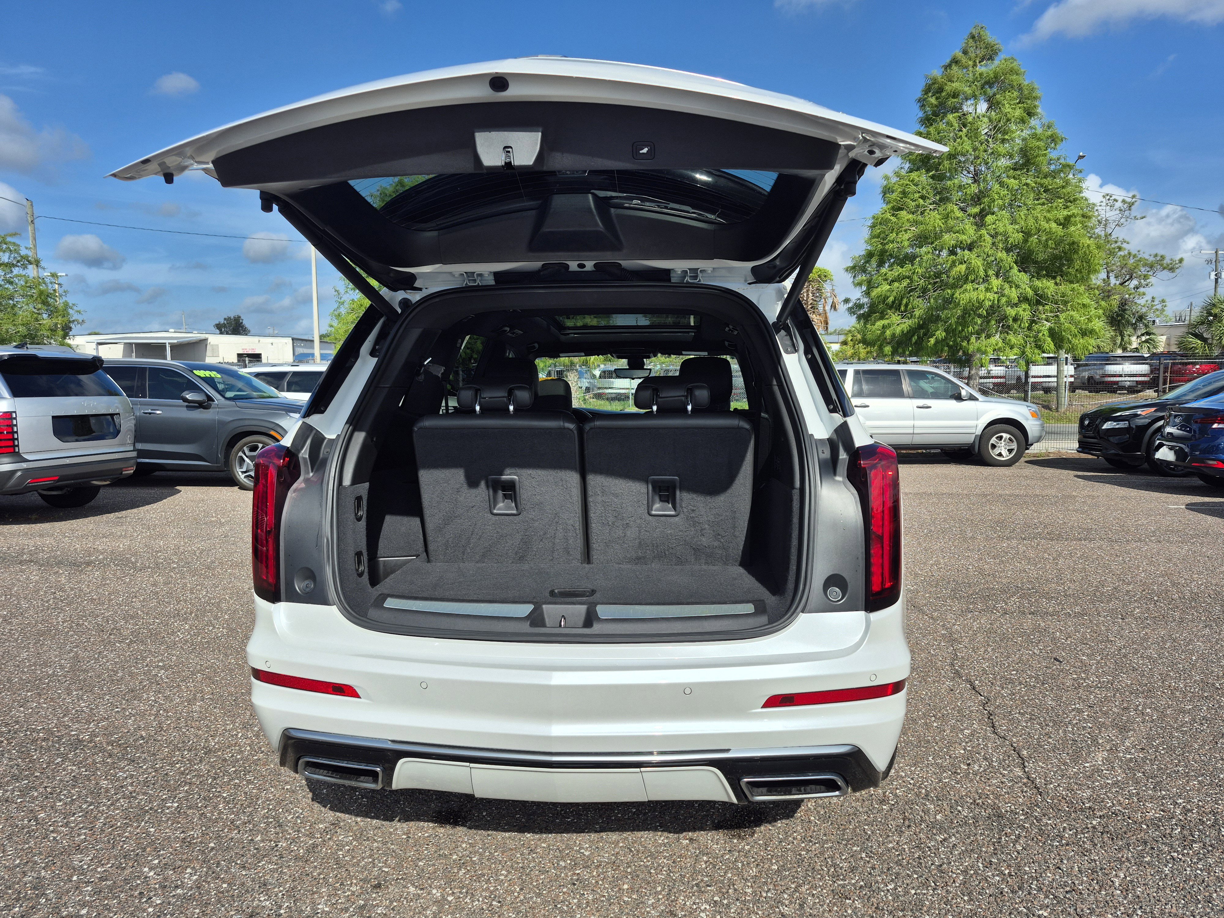 Used 2020 Cadillac XT6 Premium Luxury FWD image 11