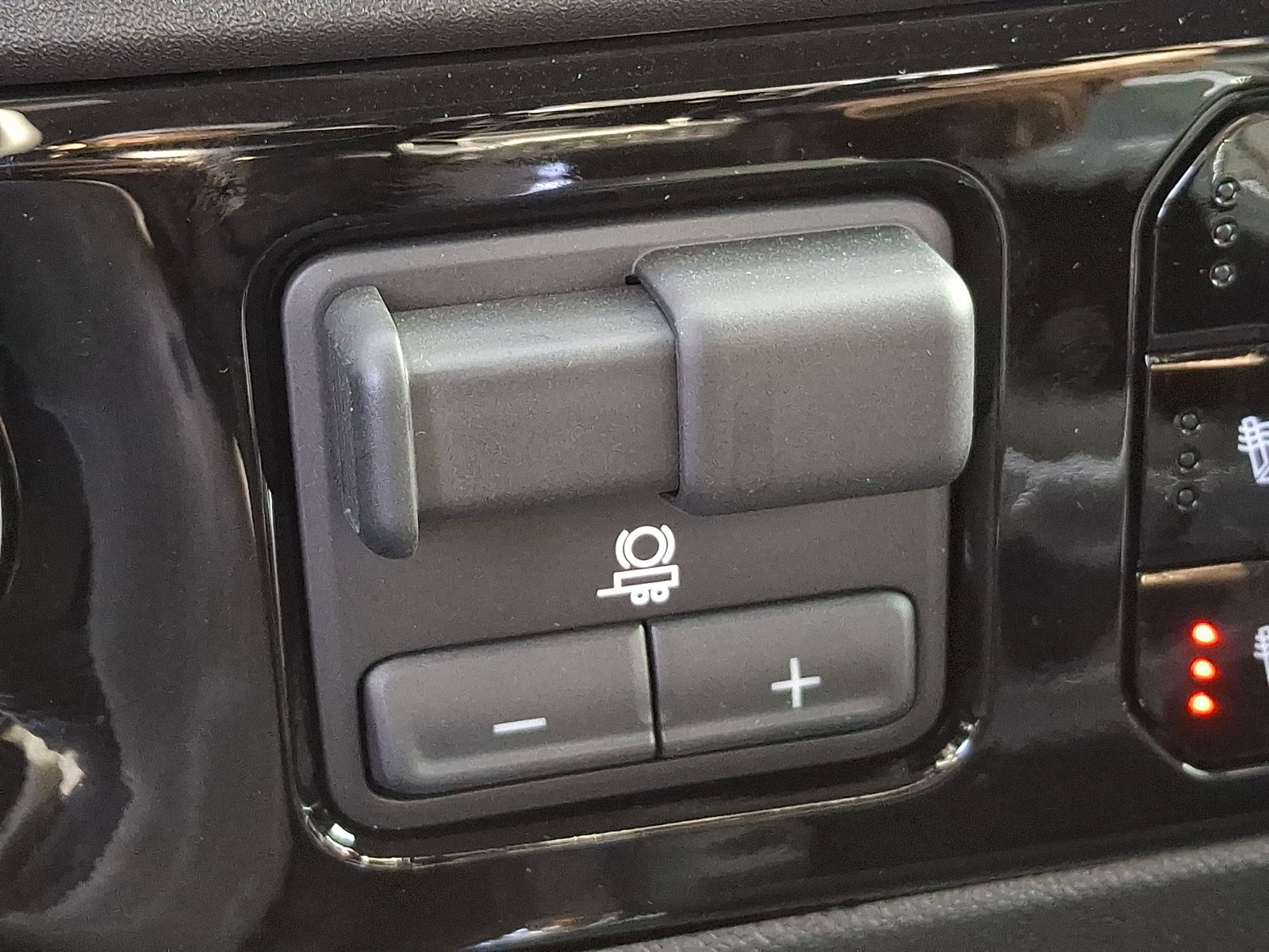 Certified 2025 GMC Sierra 2500 SLT w/ SLT Convenience Package image 25