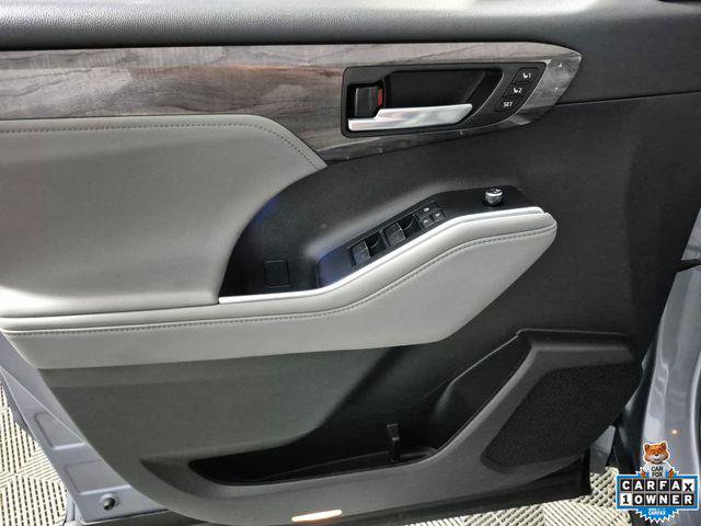 Certified 2022 Toyota Highlander Platinum AWD/4WD image 15