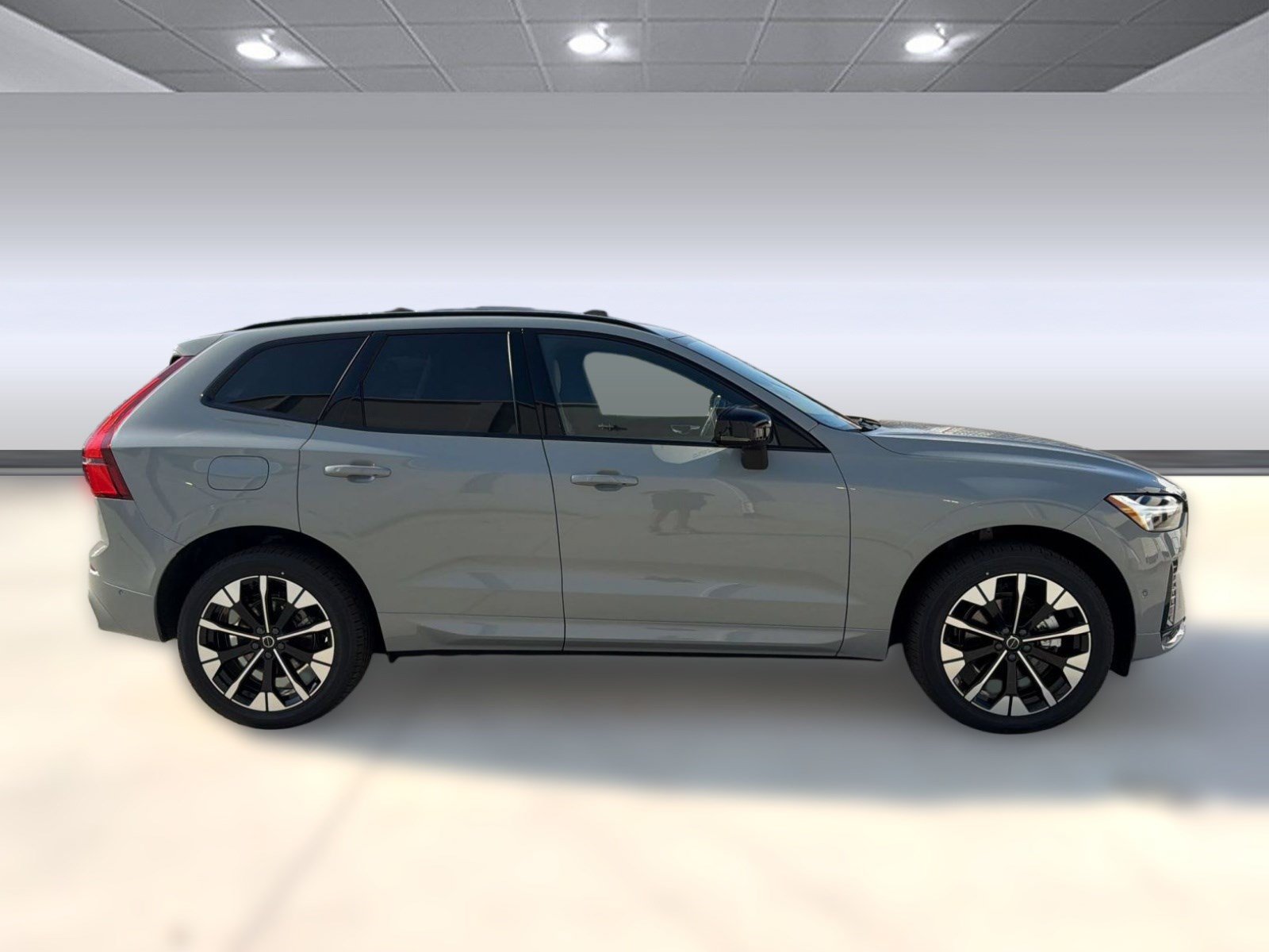 New 2026 Volvo XC60 B5 Plus w/ Protection Package Premier AWD/4WD image 8