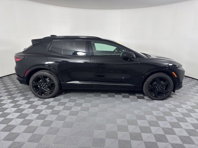 New 2026 Chevrolet Equinox EV RS image 2