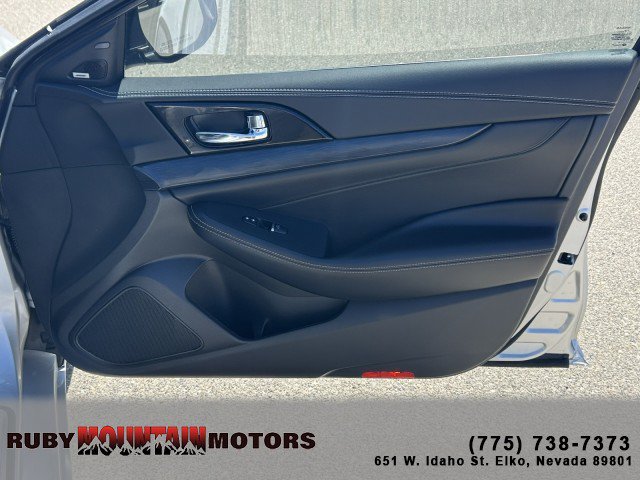 Used 2020 Nissan Maxima Platinum w/ Sport Mat Group FWD image 26