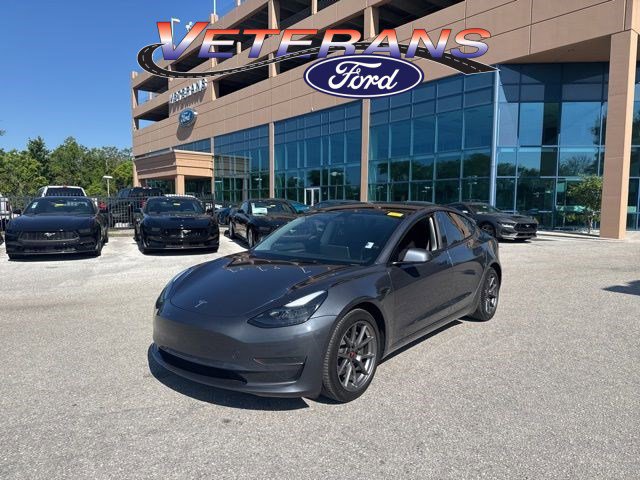 Used 2023 Tesla Model 3 Standard Range image 1