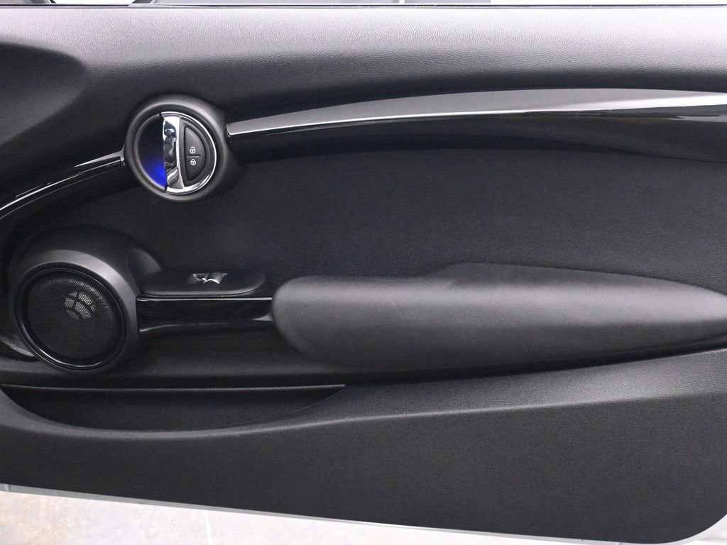 Used 2018 MINI Cooper S image 14