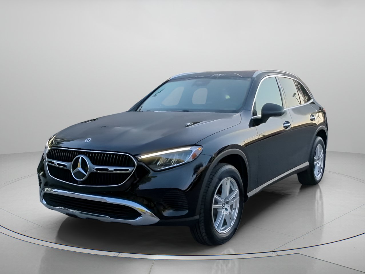Used 2025 Mercedes-Benz GLC 300 image 11