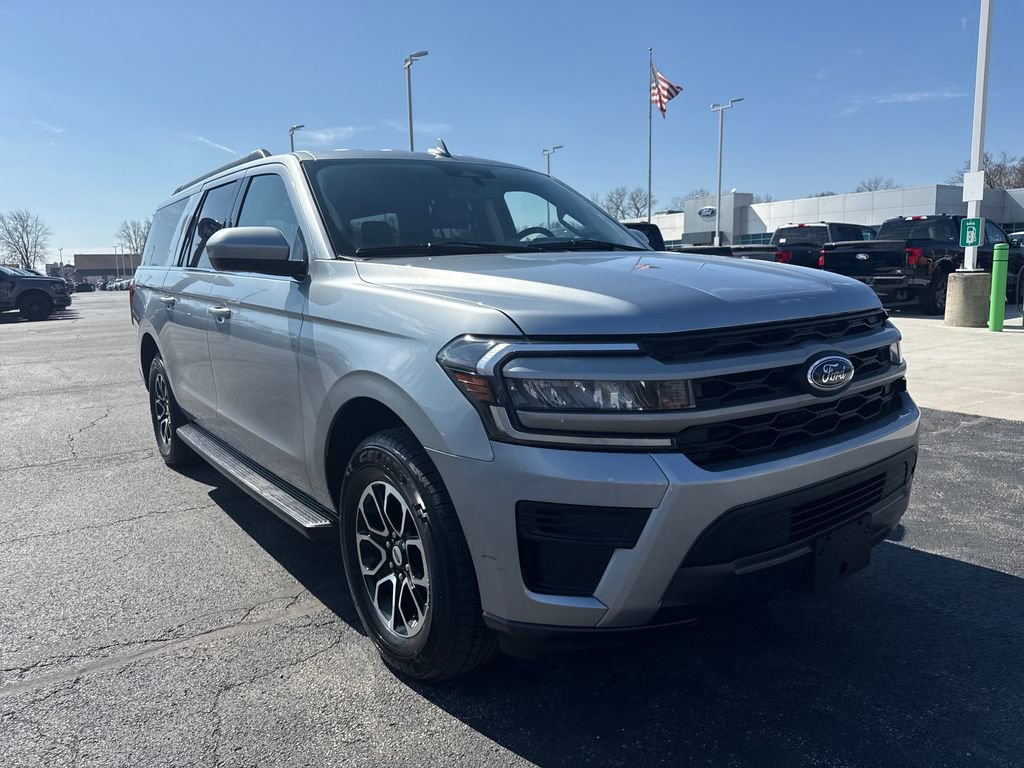 Used 2024 Ford Expedition Max XLT AWD/4WD image 4