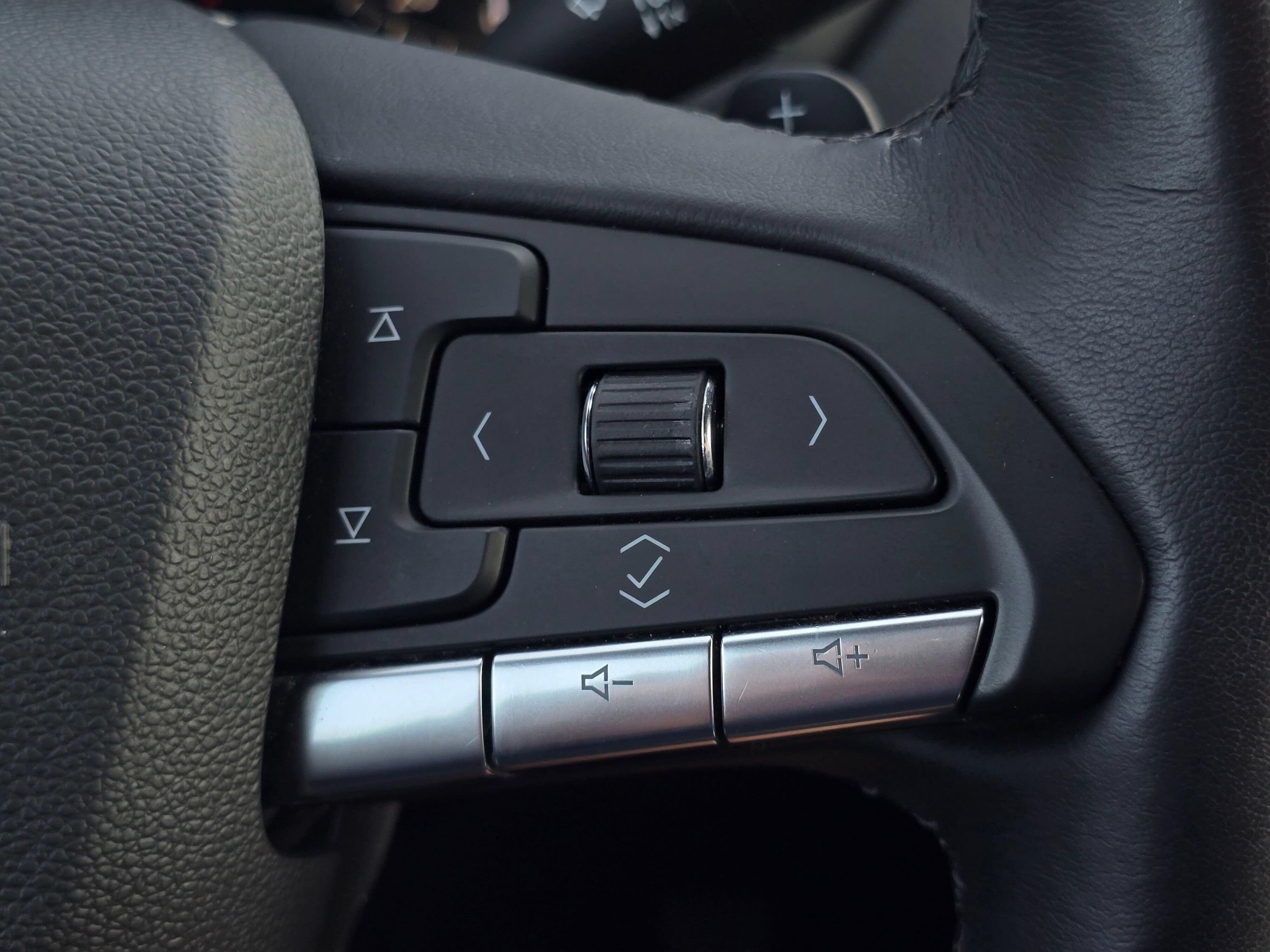 Used 2023 Cadillac XT4 Premium Luxury AWD/4WD image 45