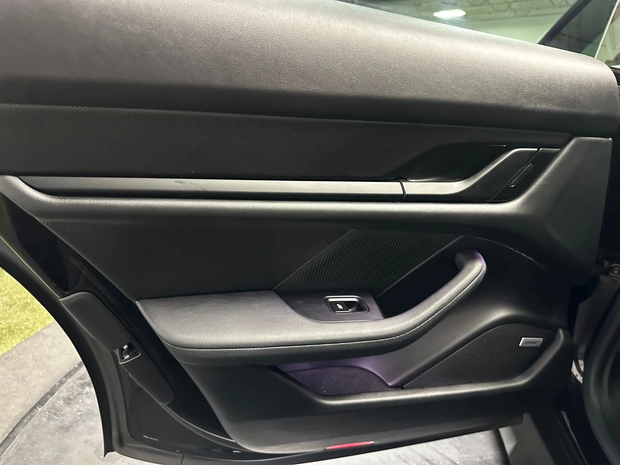 Used 2022 Porsche Taycan image 16