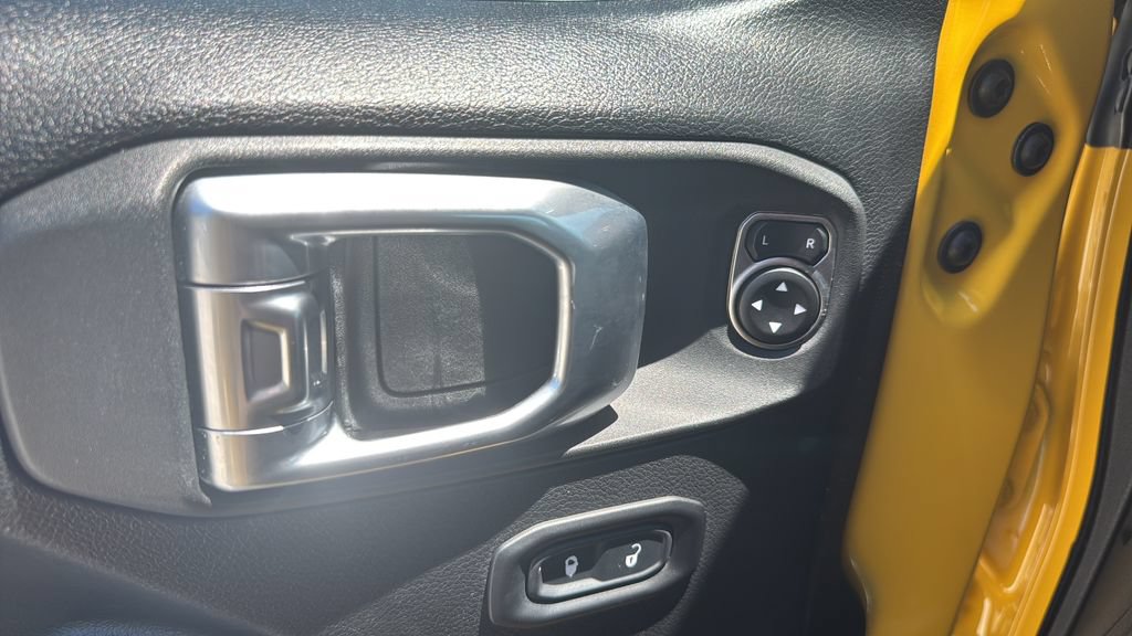 Used 2021 Jeep Wrangler Unlimited Rubicon AWD/4WD image 27