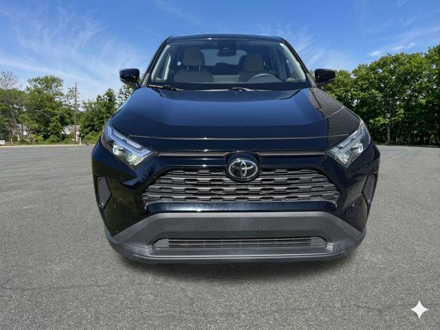 Used 2023 Toyota RAV4 LE AWD/4WD image 3