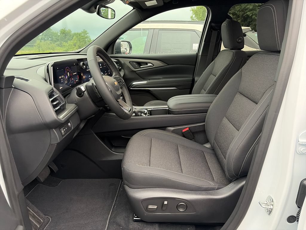 New 2027 Chevrolet Traverse LT FWD image 15