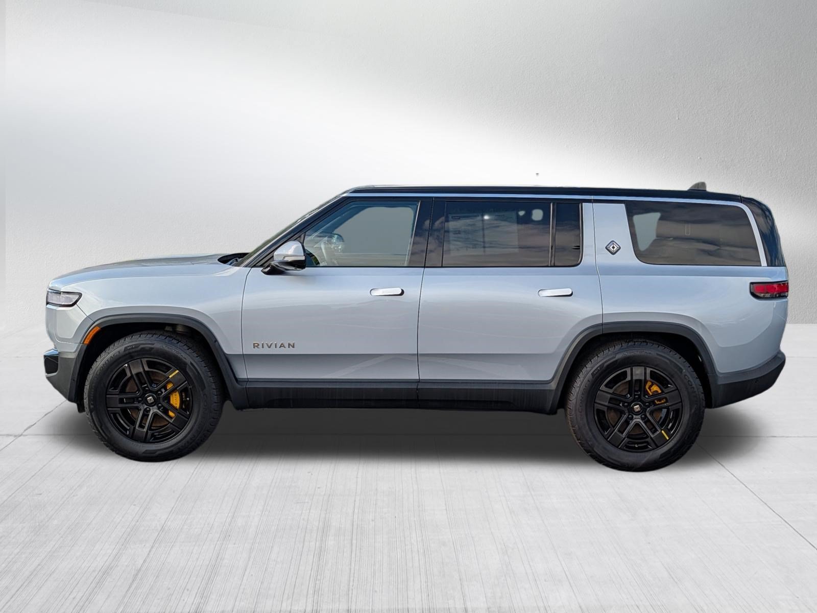 Used 2023 Rivian R1S Adventure Quad AWD/4WD image 4