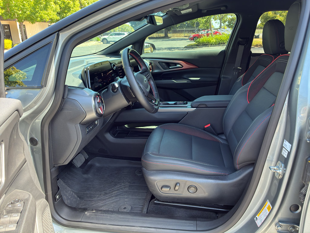 Used 2024 Chevrolet Equinox EV RS FWD image 18