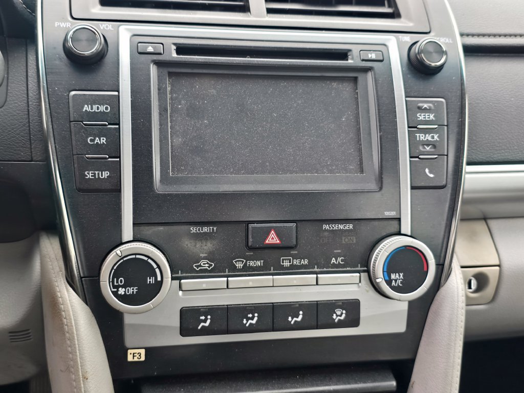 Used 2014 Toyota Camry LE FWD image 18