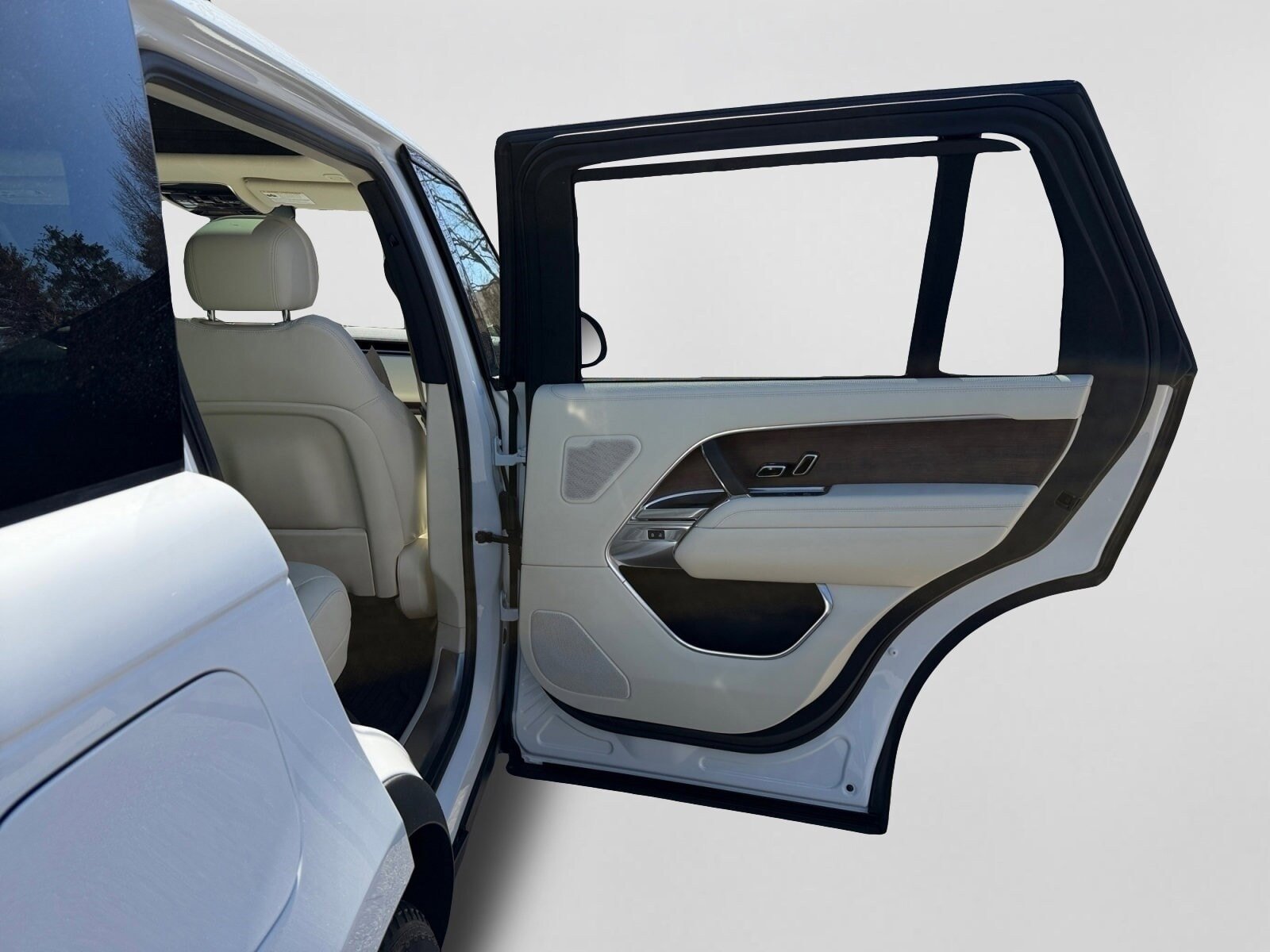 Certified 2023 Land Rover Range Rover Long Wheelbase SE AWD/4WD image 21