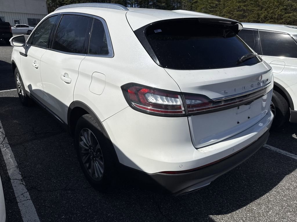 Used 2022 Lincoln Nautilus FWD w/ Premium Package image 17