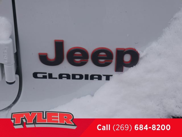 Certified 2022 Jeep Gladiator Mojave w/ Cold Weather Group image 13
