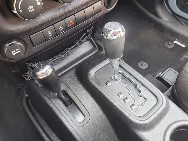 Used 2015 Jeep Wrangler Sport AWD/4WD image 23