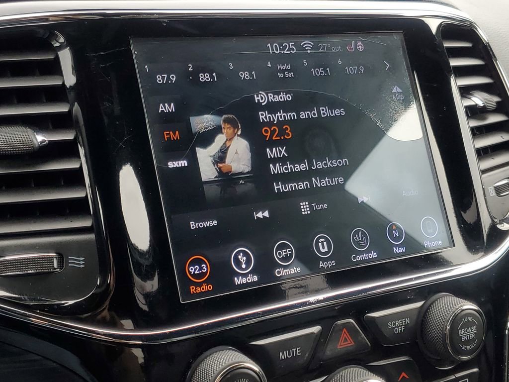 Used 2019 Jeep Grand Cherokee Limited image 22