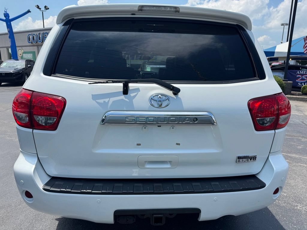 Used 2016 Toyota Sequoia Platinum AWD/4WD image 4