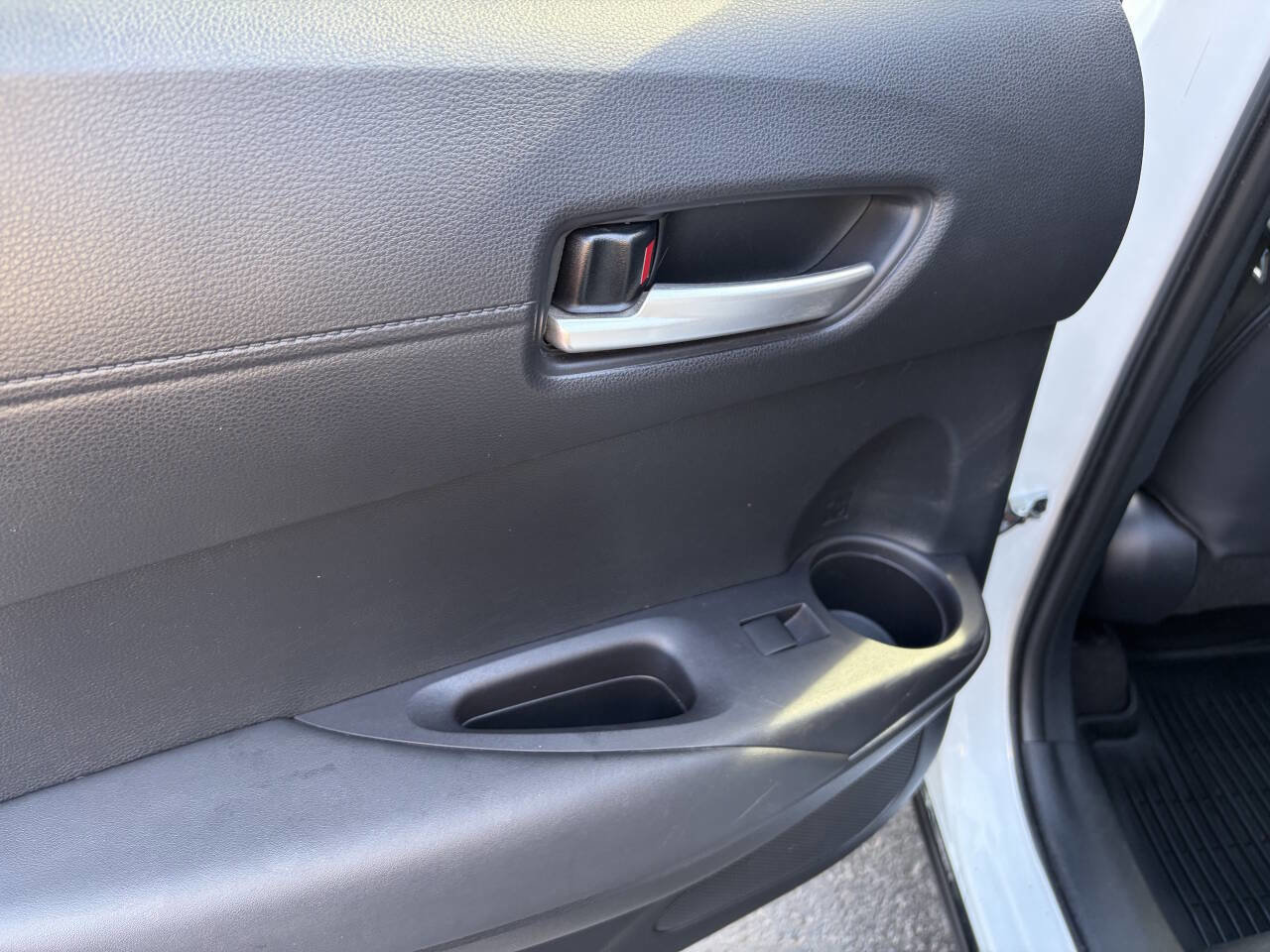 Used 2024 Toyota Corolla Cross AWD Hybrid w/ Convenience Package image 30