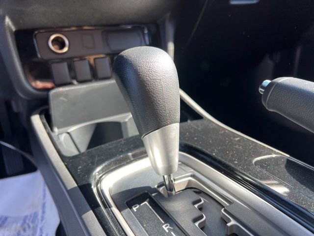 Used 2018 Mitsubishi Outlander AWD image 20