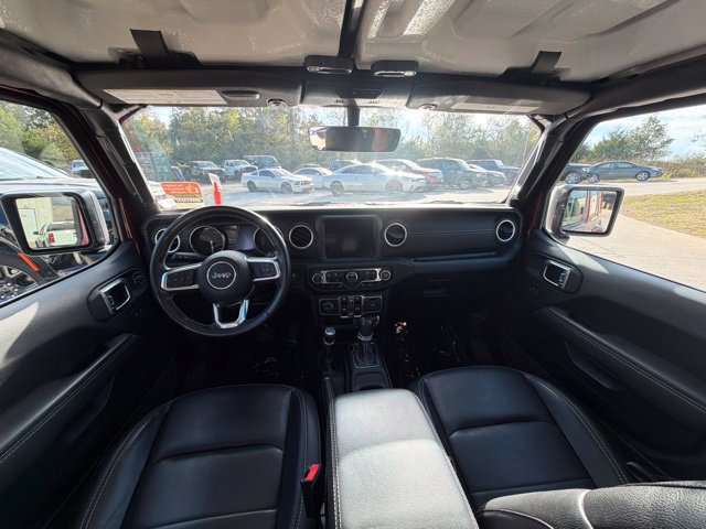 Used 2021 Jeep Wrangler Unlimited Sahara w/ Cold Weather Group AWD/4WD image 17