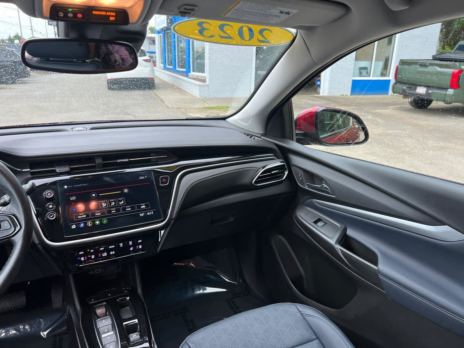 Certified 2023 Chevrolet Bolt EUV LT w/ Convenience Package FWD image 35